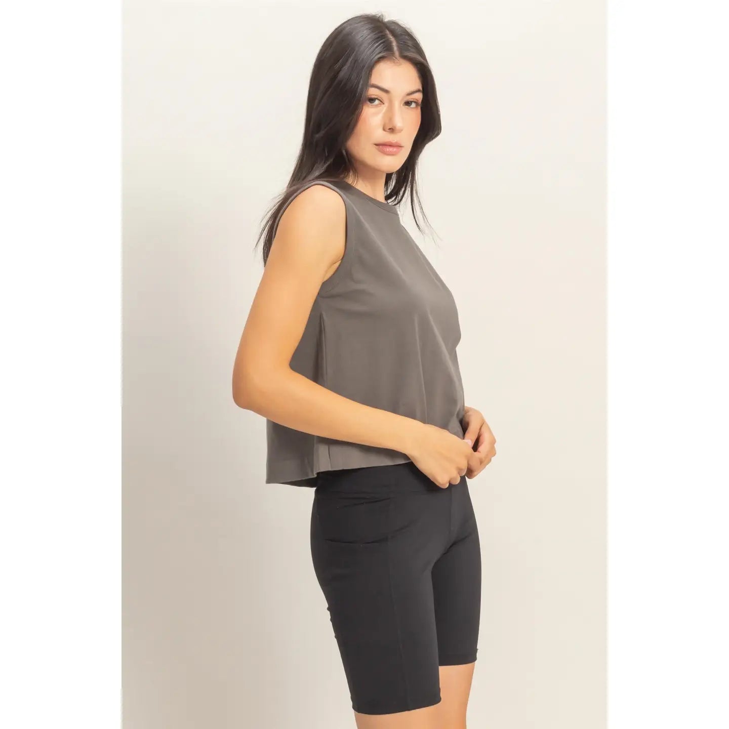 303 Sleeveless Crew Neck Top with Back Pleats