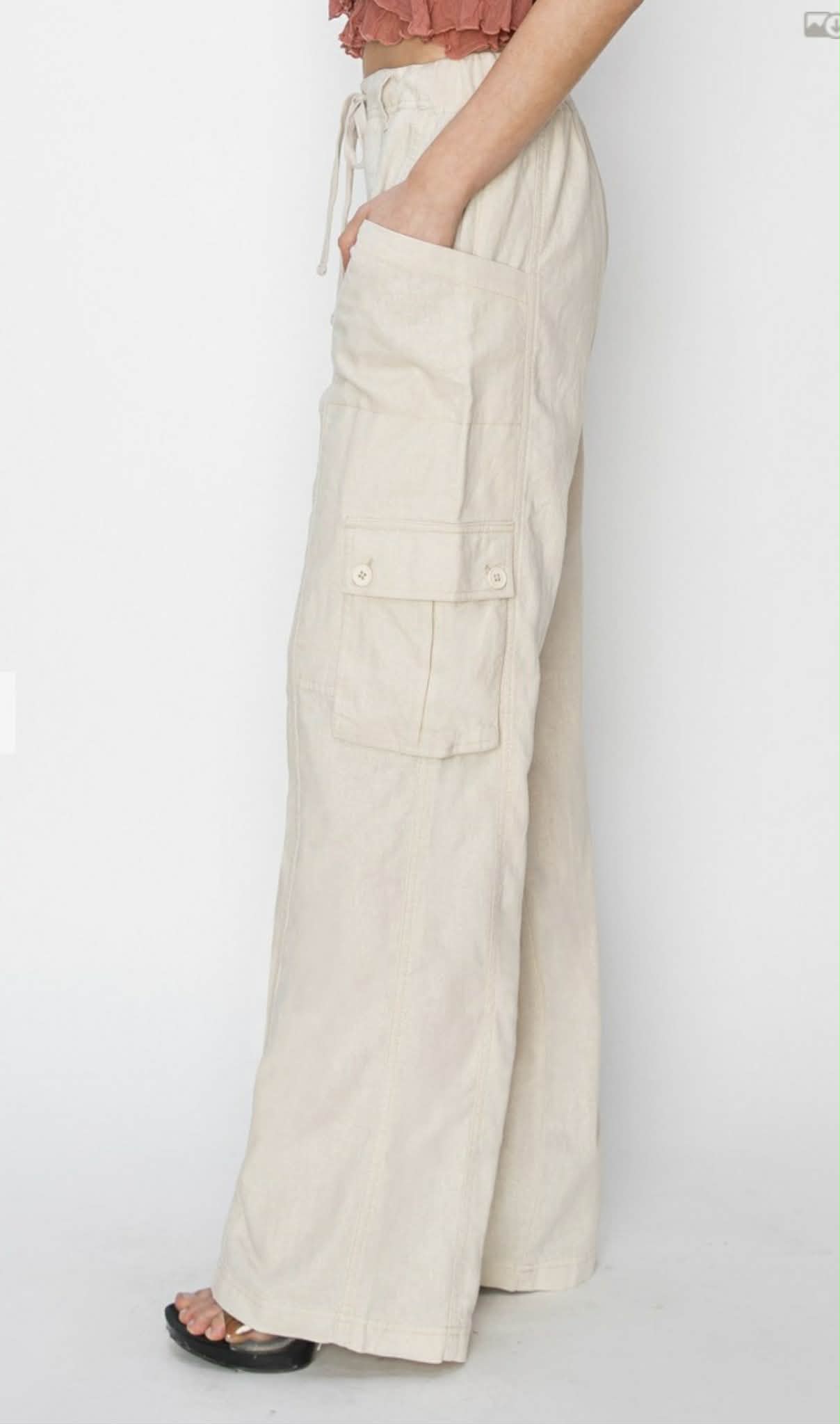 104 High Rise Linen Wide Cargo Pants