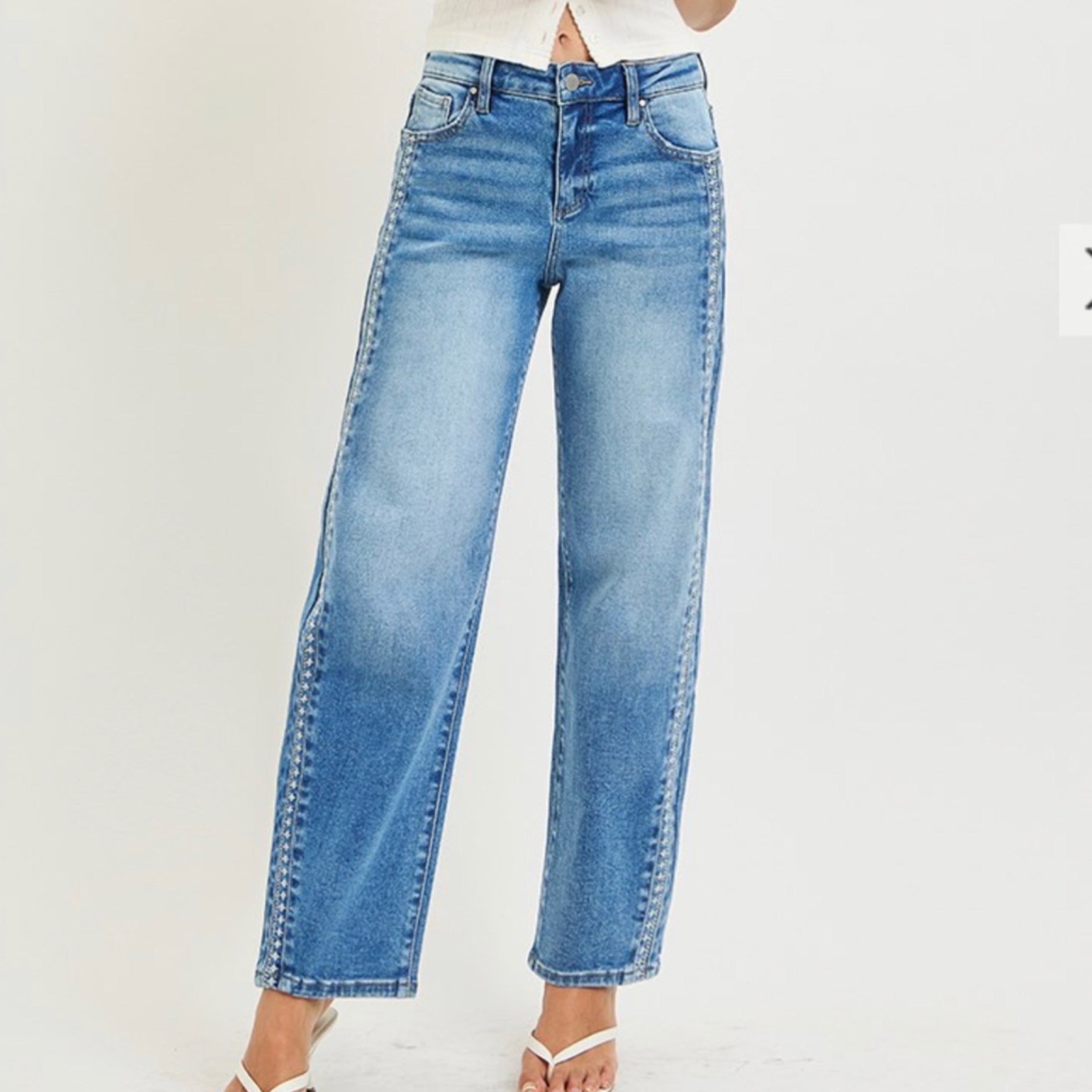 309 HIGH RISE ANKLE BARREL EMBO DETAILED JEANS