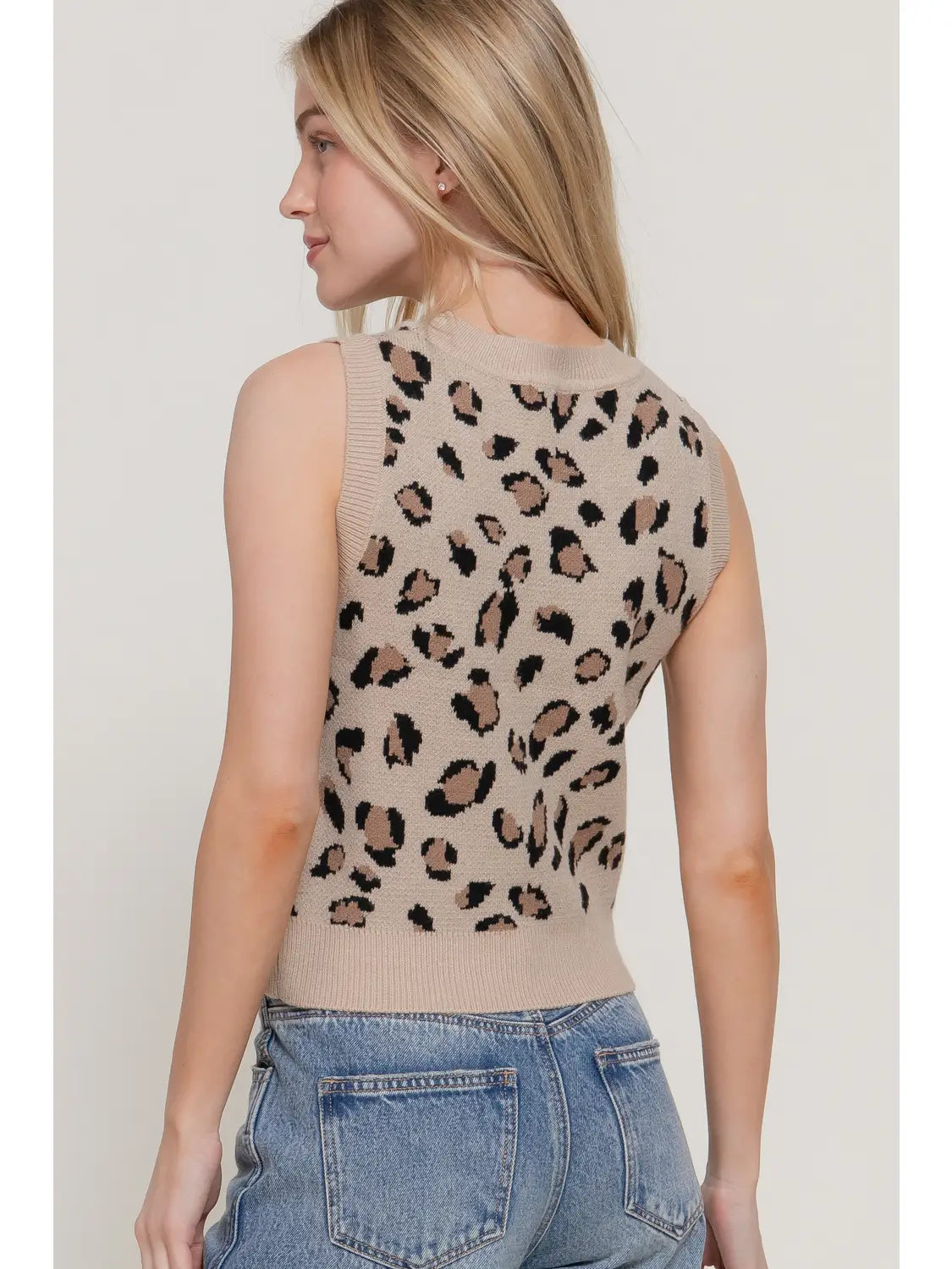 188 Leopard Print Sleeveless Sweater